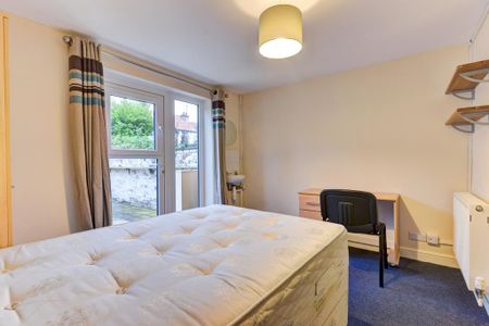 9 bedroom house to rent - Photo 2