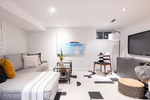 For Lease - 318 Indian Grove, Toronto, Ontario - Photo 1