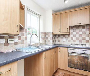 3 bedroom link detached house to rent - Photo 5