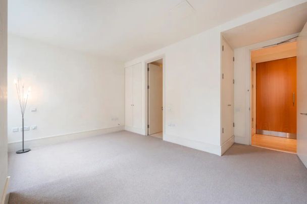 2 bedroom flat in Covent Garden - Photo 1