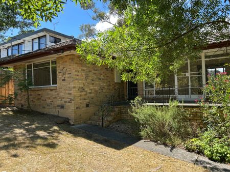 Charming 3-Bedroom Home in Prime Templestowe Lower Location - Photo 4