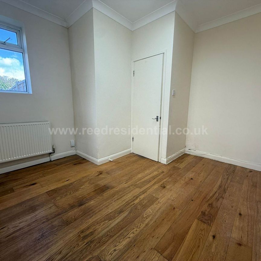 Ambleside Drive, Southend On Sea - Photo 1
