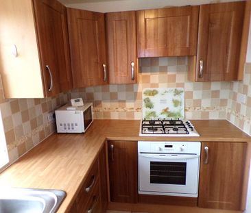 2 bedroom flat to rent - Photo 6