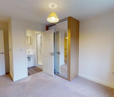 4 bedroom semi-detached house to rent - Photo 4