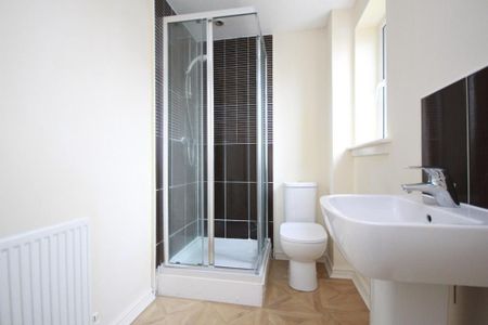 3 bedroom detached house to rent - Photo 3