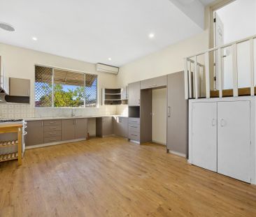 LOW MAINTENANCE 5x2 HOUSE IN NORTH PERTH - Photo 1