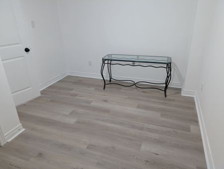 For Lease - 2823 St Clair Avenue Unit# Lower, Toronto, Ontario - Photo 3