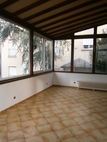 Jolie maison avec terrasse centre ville AUTUN - Photo 4