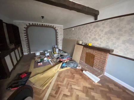 5 bedroom detached house to rent - Photo 2