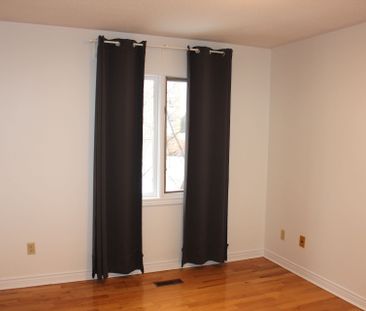 For Lease - 2033 Lumberman Lane, Oakville, Ontario - Photo 4