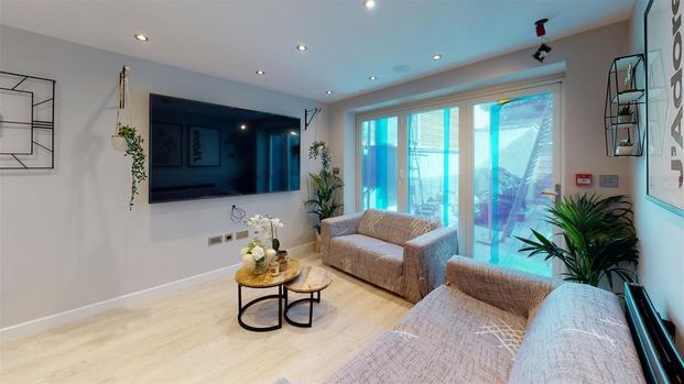 6 bedroom house to rent - Photo 1