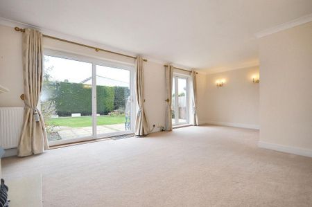 3 bedroom detached house to rent - Photo 2