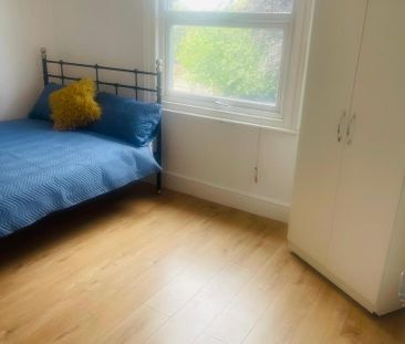 1 bedroom in a house share to rent - Photo 5