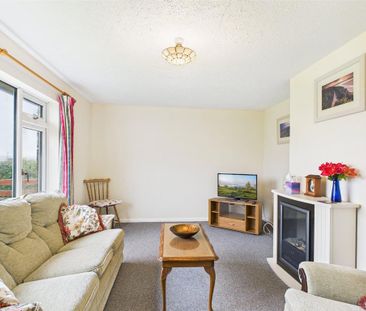 3 bedroom bungalow to rent - Photo 1