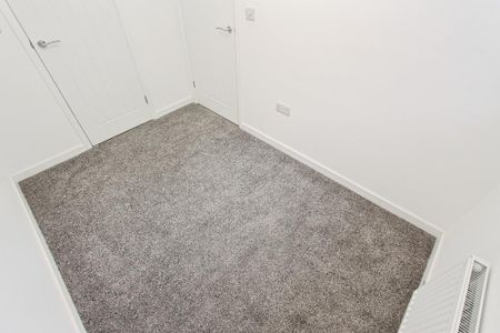4 bedroom terraced house to rent - Photo 4