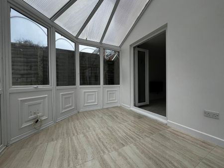 3 bedroom detached house to rent - Photo 2