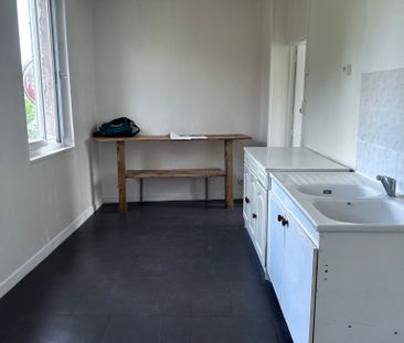 Location Appartement 3 pièces 62m² CAUDEBEC LES ELBEUF 76320 - Photo 4