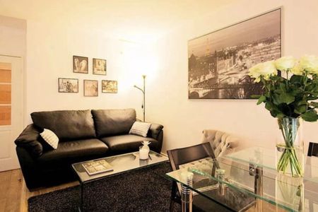 PARIS 4ème - Rue des Tournelles - Photo 2