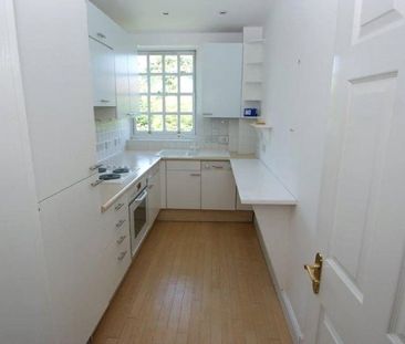 Wilton Court, Crossways, Beaconsfield, Buckinghamshire,HP9 - Photo 2