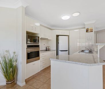 Immaculate Low-Set Home in a Quiet, Convenient Arundel Location - Photo 5