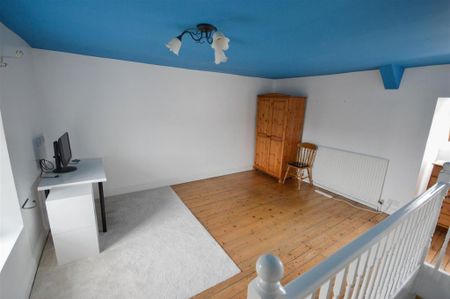 3 bedroom maisonette to rent - Photo 4