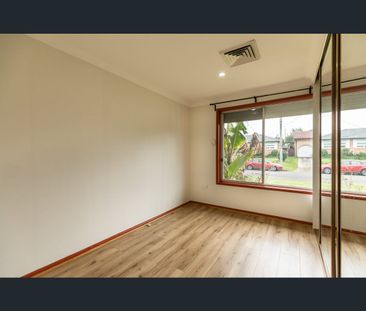 4 Timgalen Avenue, South Penrith, NSW 2750 - Photo 4