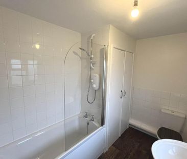 3 bedroom semi-detached house to rent - Photo 6