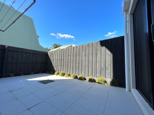 LUXURY BEACHSIDE LIVING - Photo 1