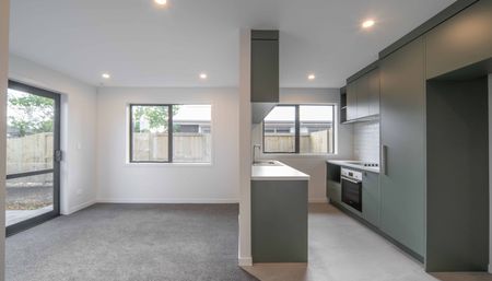 Modern near new 2 bedroom Unit + Garage - Photo 3