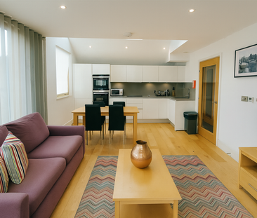 2 bedroom flat to rent - Photo 2