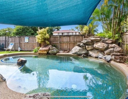 Cairns North - Photo 2