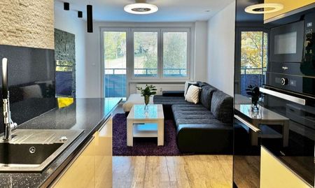 NA PRENÁJOM: Moderný byt s 3 lodžiami, 70m² - Dlhá ulica, Prievidza - Photo 3