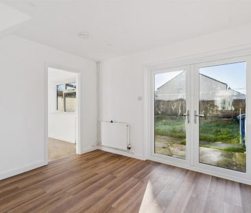 4 bedroom terraced house to rent - Photo 1