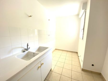 Location Appartement 3 pièces 63m² - Photo 2