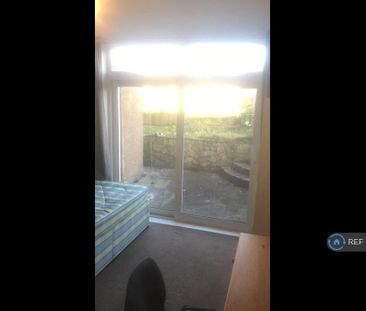 1 bedroom in a house share to rent - Photo 6