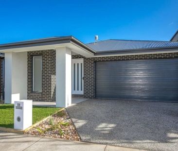 11 Quinta Crescent, SUNBURY - Photo 2