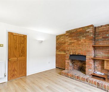 2 bedroom end of terrace house to rent - Photo 1