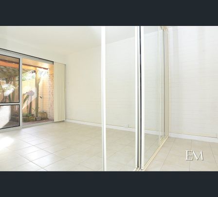 3/12 Onslow Road, Shenton Park, WA 6008 - Photo 1