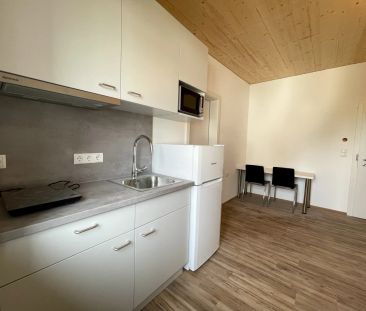 Platzsparend & stilvoll - 1-Zimmer-Dachgeschosswohnung in Lustenau - Photo 3
