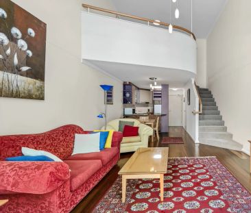 Stylish Fully Furnished Loft Apartment in the Heart of Manuka - Photo 3