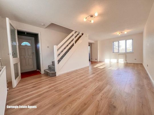 3 bedroom end of terrace house to rent - Photo 1