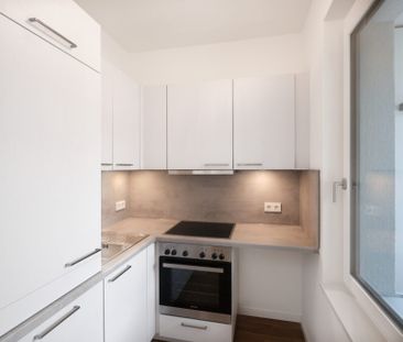 Moderne 1-Zimmerwohnung mit Einbauküche und Loggia - Photo 3