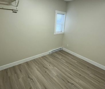 2 Bedroom in Downtown Cloverdale - Photo 5