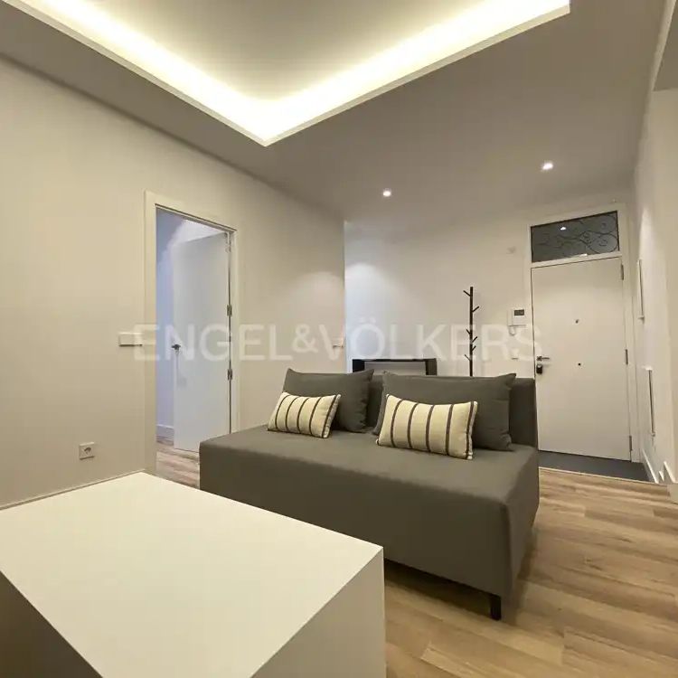 Piso de alquiler en Palacio - Foto 1