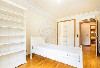 Apartamento T5 em Lisboa