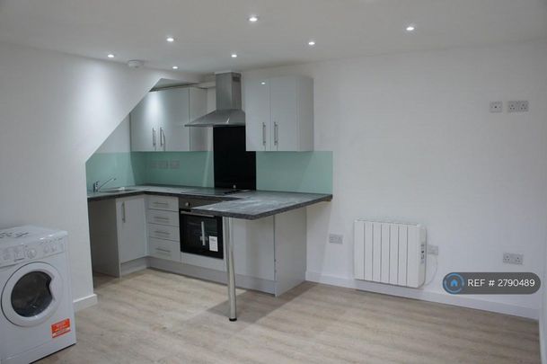 2 bedroom semi-detached house to rent - Photo 1