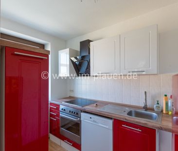 Plauen-Neundorf: 2-Zimmer-Dachgeschosswohnung mit EBK & Stellplatz - Photo 1