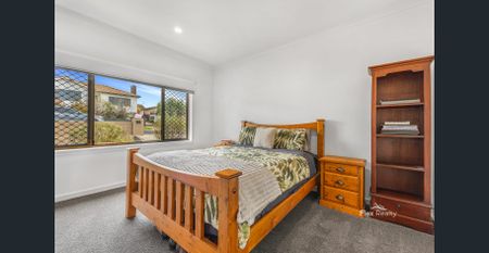 Charming Family Home with Sea Views - Photo 2