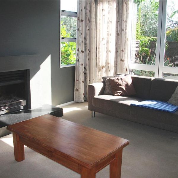 Property Management12 Bushglen Court, Browns Bay - House for Rent - Photo 1