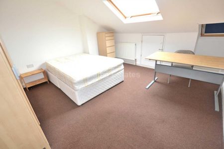 6 bedroom terraced house to rent - Photo 2